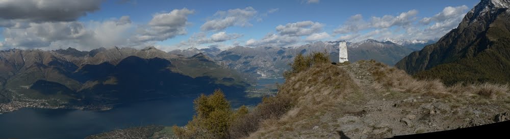 Das Gipfelkreuz des Monte Legnoncino 1.714 Meter hoch by upelepi