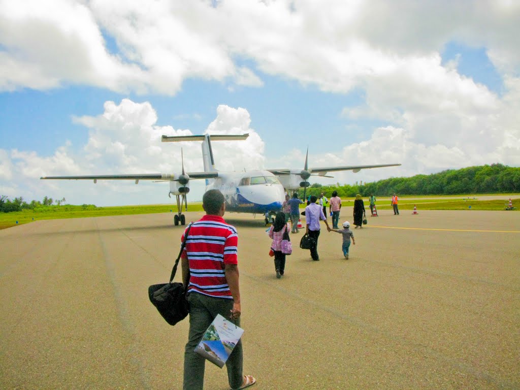 Kaadehdhoo Airport by Mohamed Thasleem