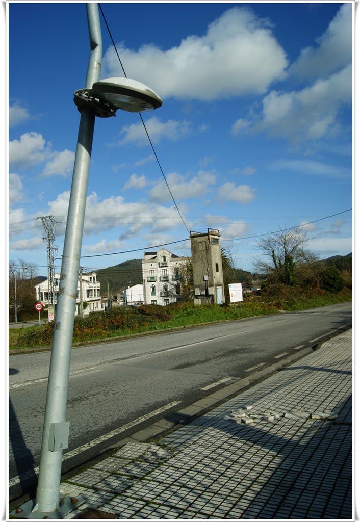 La farola,,,,desvencijada,,, by ðº°~¨ LUISA DIAZ ¨~°…