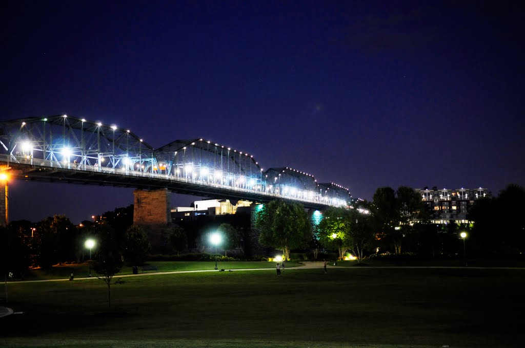 Chattanooga Walnut St. Bridge by Juansito