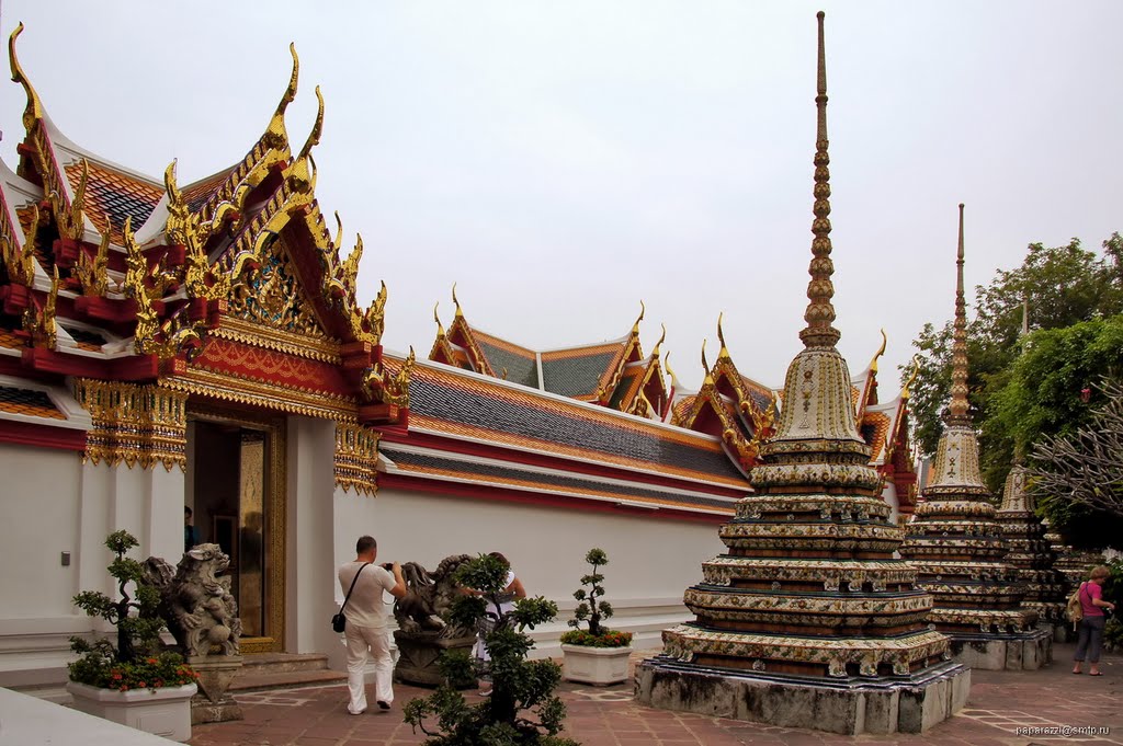 Thailand Bangkok Wat Pho by Paparazzi Stas