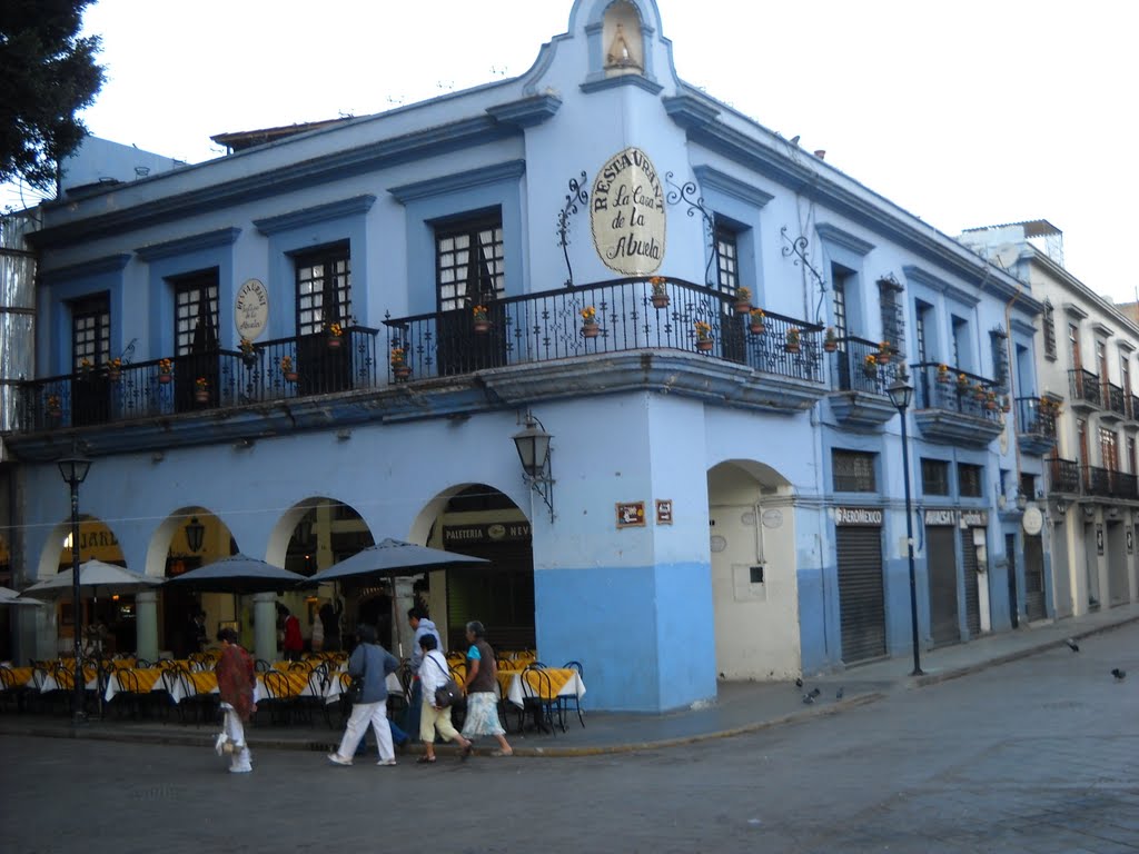 La casa de la abuela by Agencia de Viajes VI…