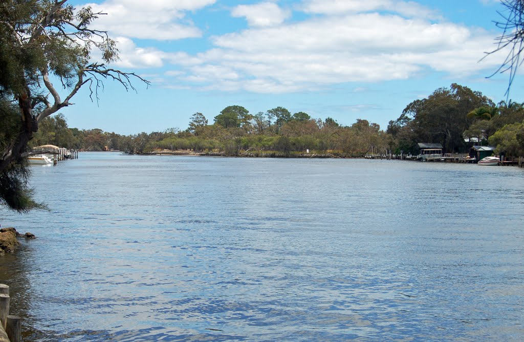 Murray River (looking west) by Marcello Pennacchio