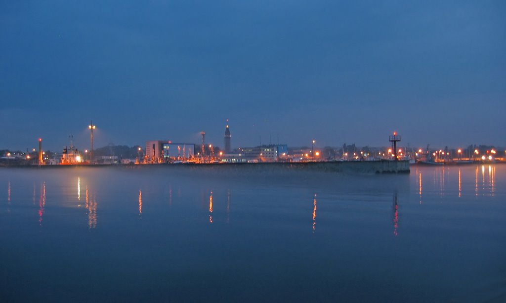 Władysławowo - seaport by night by ftomek