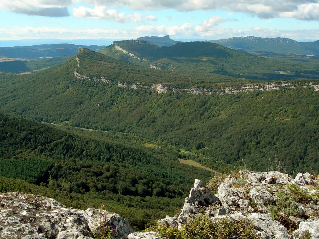 Parque narural de Izki desde Arboro. Maestu, Álava by javier suso