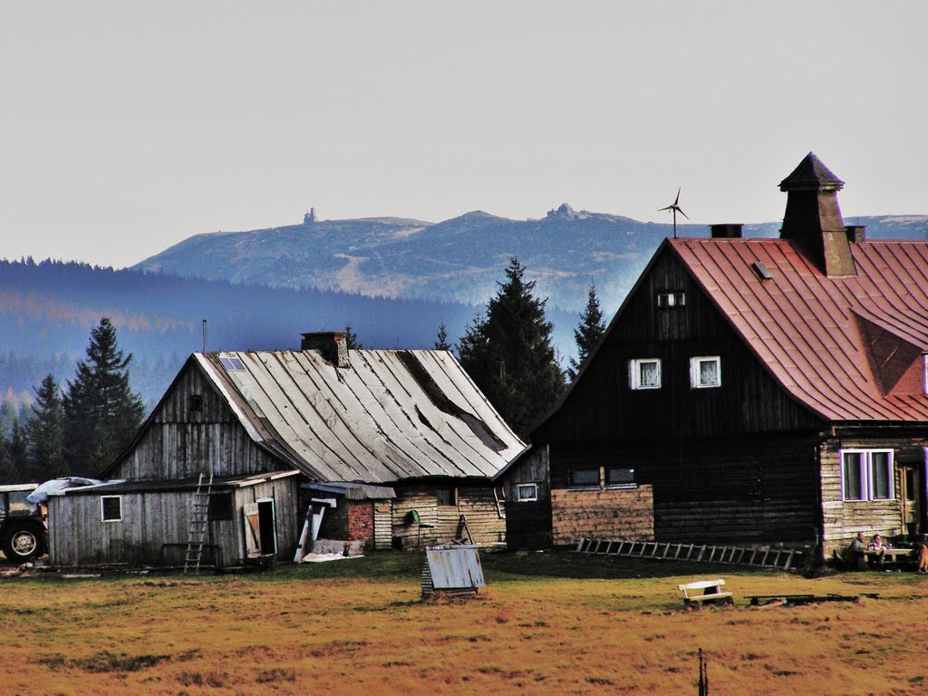 ORLE, SZRENICA A SNĚŽNÉ JÁMY na horizontu by NAVI ABDAVSEN