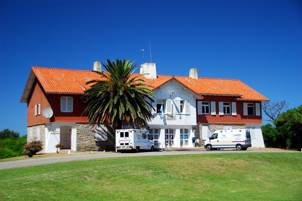 Servicio Médico, Colonia Chapadmalal by victor longines