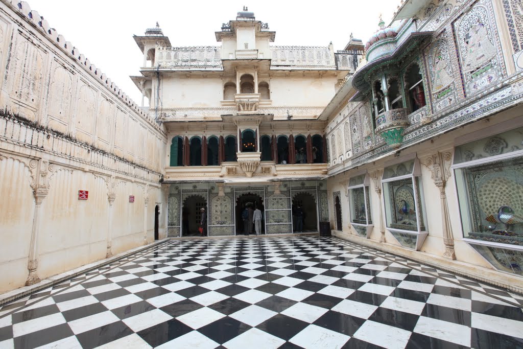 City Palace, Udaipur by Pilar López. Zarza