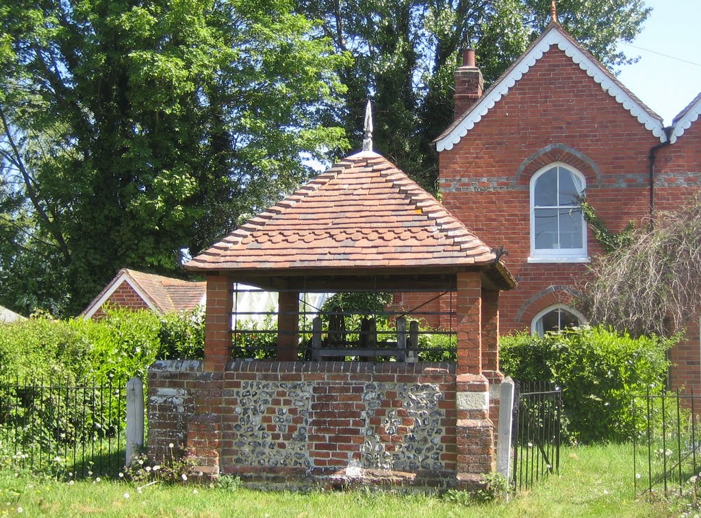 The C19 wellhouse, Gallowstree Common, Oxfordshire by Roger Sweet