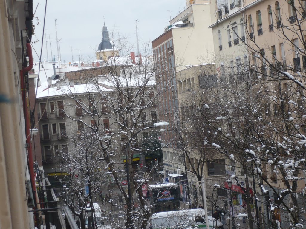 CALLE ARGUMOSA CON PLAZA DE LAVAPIES (MADRID) by Manuel Acero Cruz