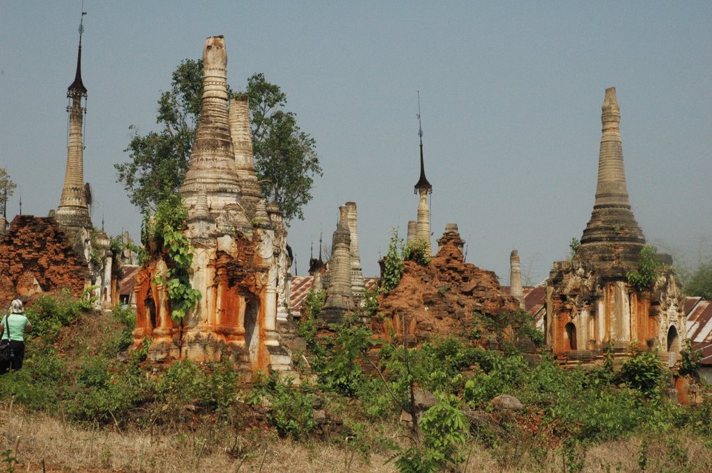 Indein. Inle Lake, Myanmar - Stupas by Nicola e Pina Burma