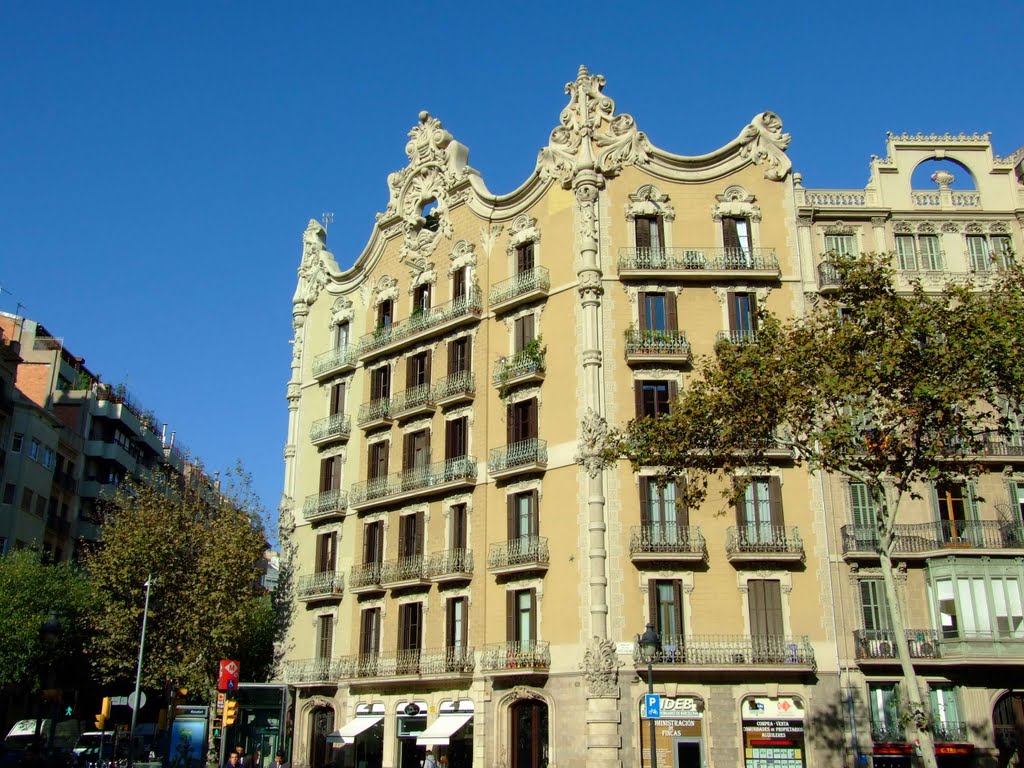 Gran Via De Les Corts Catalanes by Mihai Beta