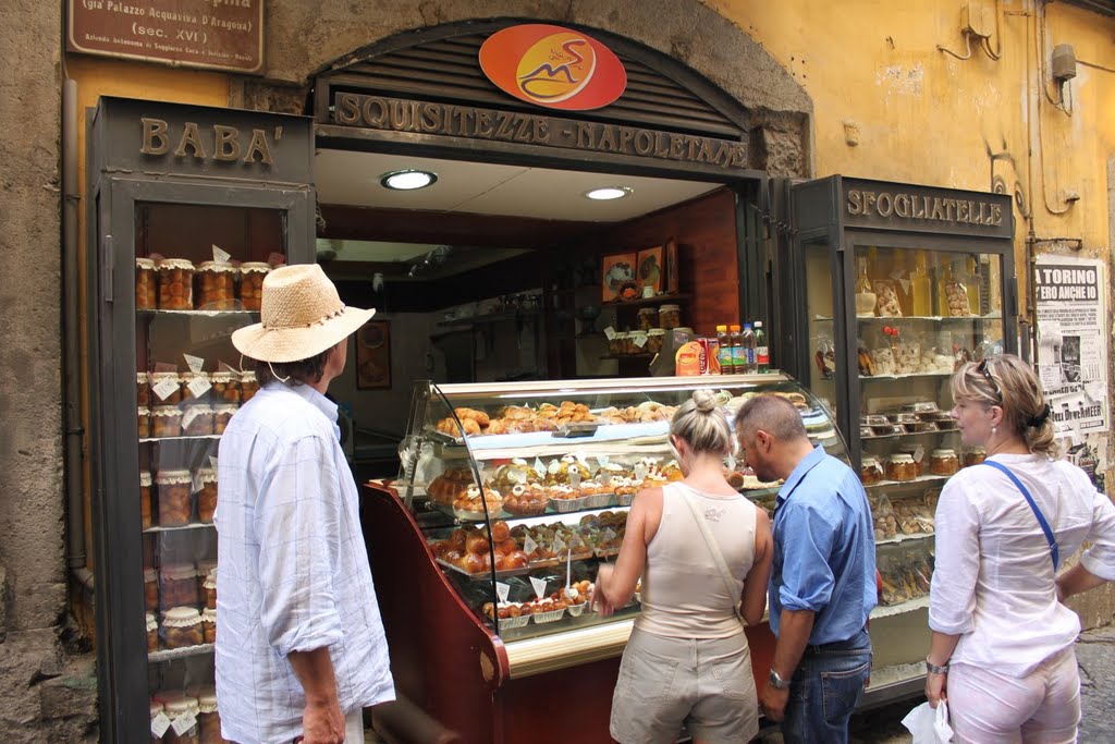 Napoli food shop by Evgeny Gorodetsky