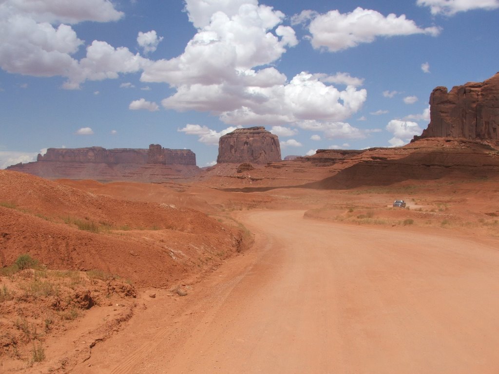 Red road in the Valley by antorenz