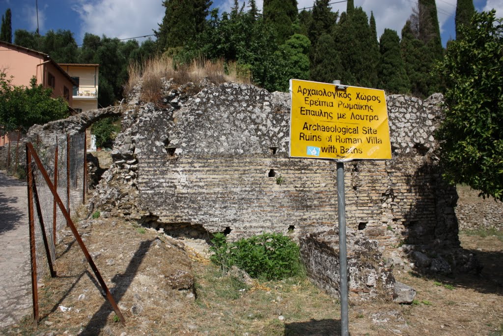 Roman baths of a private villa by Rippie