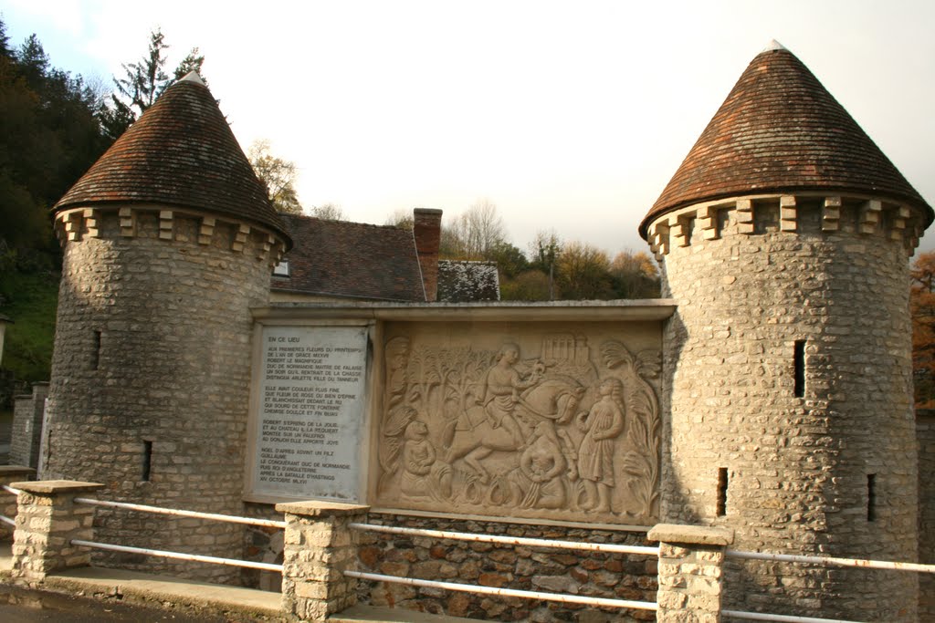 Falaise : le lavoir. by François Madic