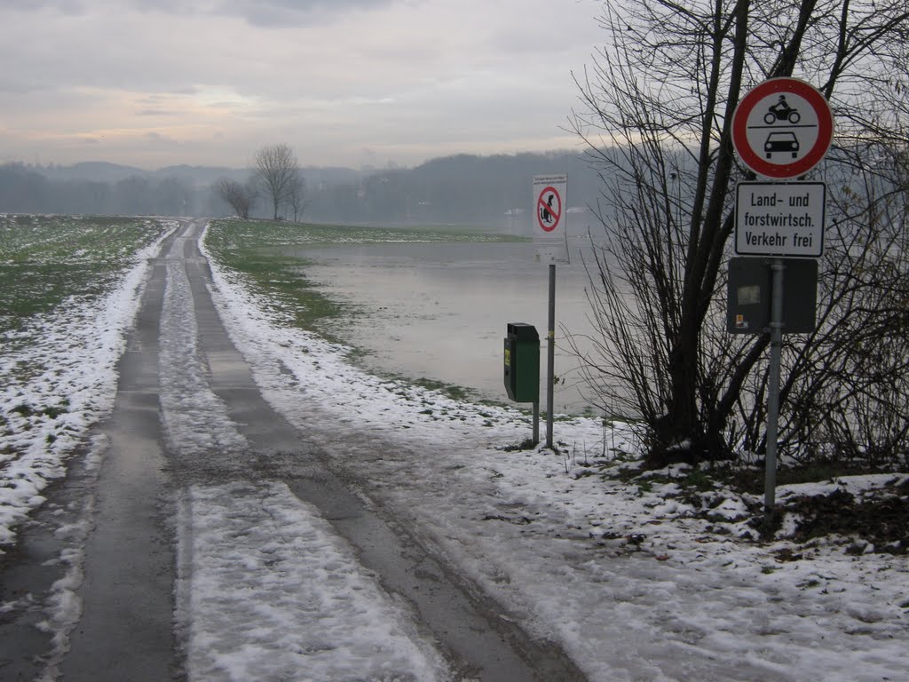 By Werner Rathai - Wasser bis zum Nekartal Radweg by WEOSRA