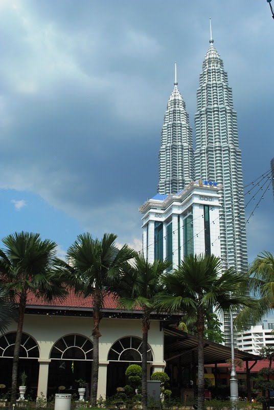 Petronas Twin Towers - Malaysia by haimien