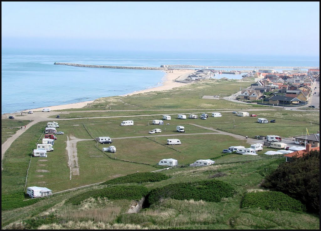 Blick vom Hirtshals Fyr Richtung "Hirtshals Camping" und Hafen, Mai 2009 by Dan-Fan