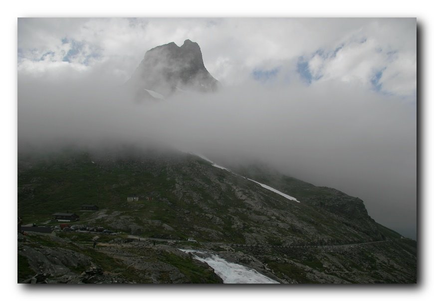 Mot Bispen Trollstigen. Norway. by Bjørn Fransgjerde