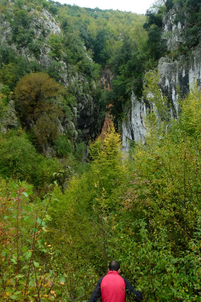 Barranco cercano a Elbasan by Ruben del Rio