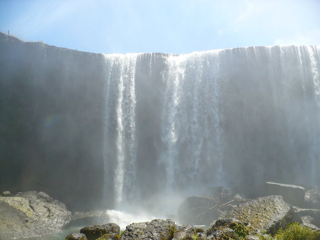 Saltos del Laja by Genaro González Ayal…