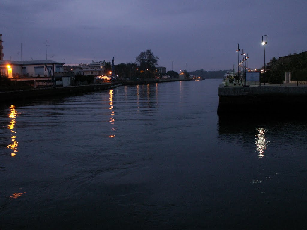 Porto Garibaldi, dusk... by Von Epik