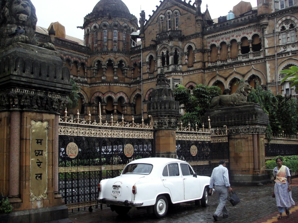 Victoria Terminus, CST, Mumbai by Derek Emson