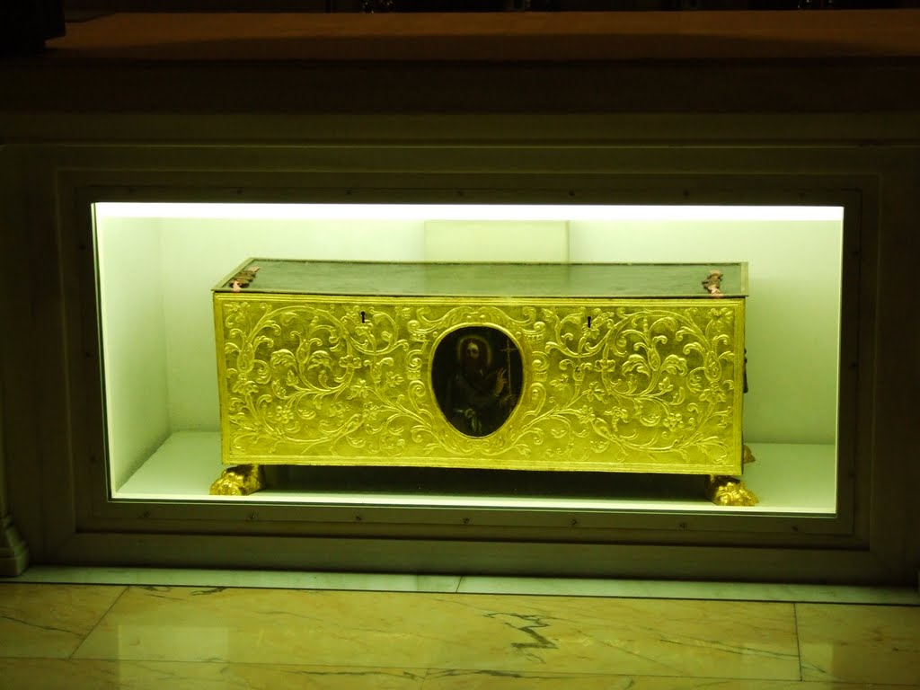 The coffin of St. Thomas in the Church of San Tommaso Apostolo, Ortona, Italy by Thom Goddard