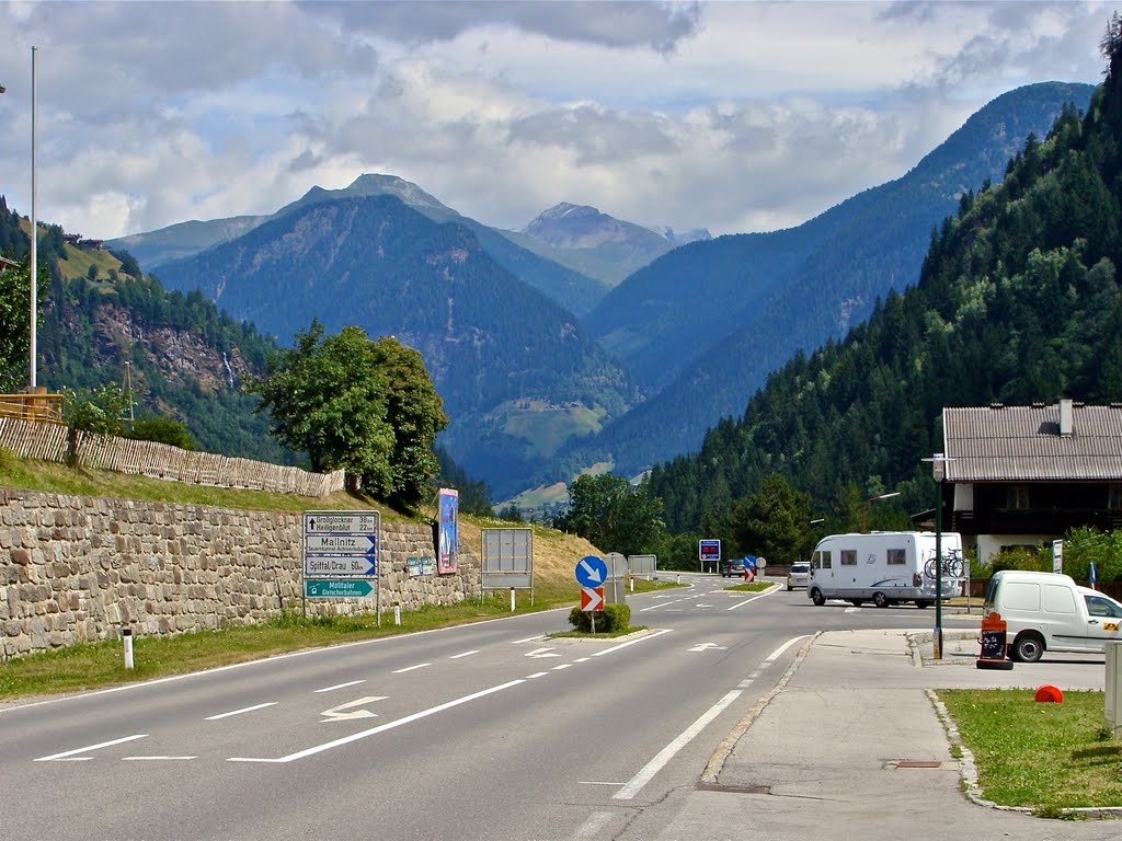 The road to Großglockner by Jurij Guseinov