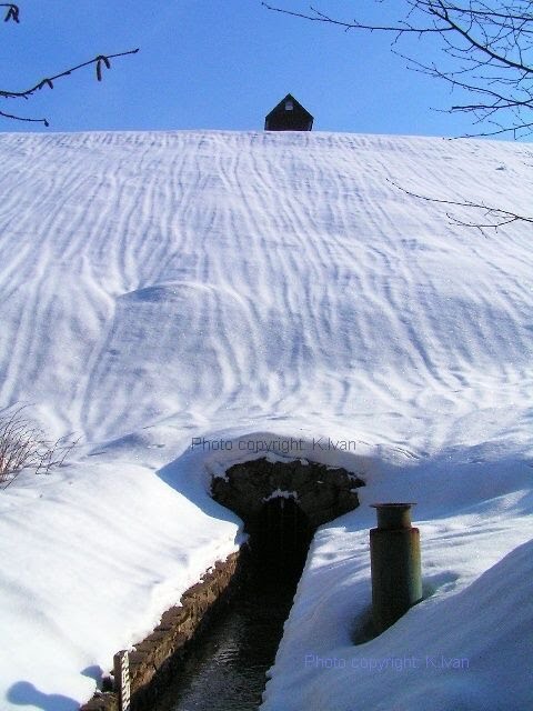 Winter dam and dyke drain by Karsten Ivan