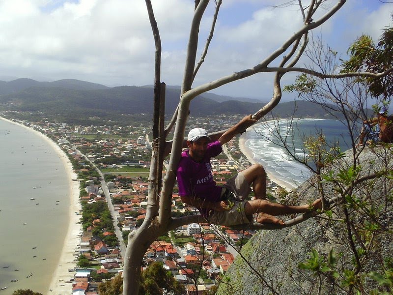 MORRO DO MACACO by PÉKA