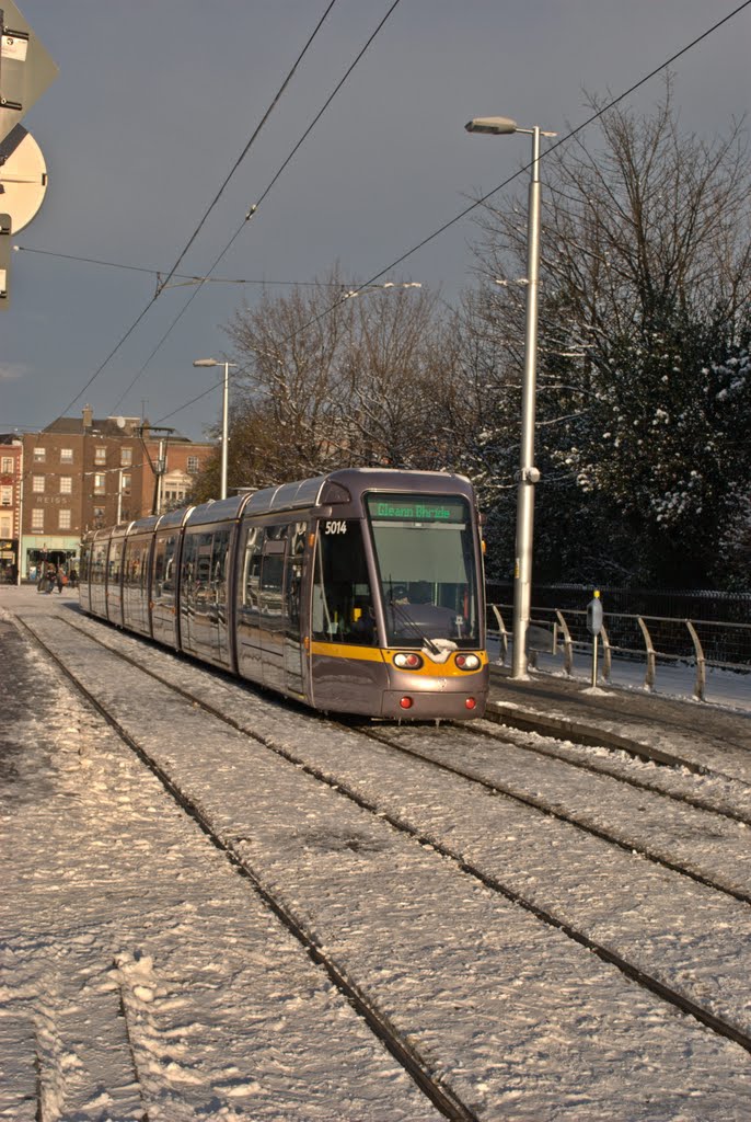 Luas Tram at St Stephen's Green in Dublin by Rob Shelton