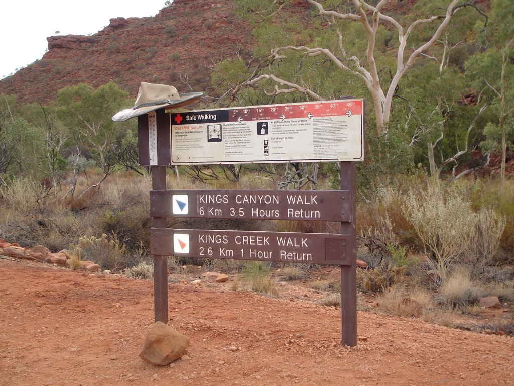 Entrance to King's Canyon by PeterFisher