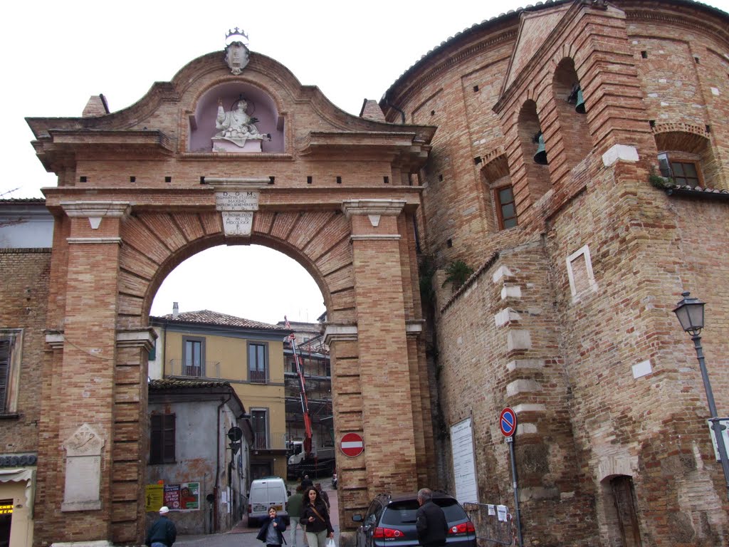 The gateway to old Penne, Abruzzo, Italy by Thom Goddard