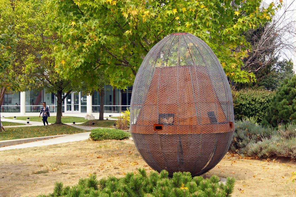 2010 Columbus, Ohio - College of Art - Egg by Qwilleran