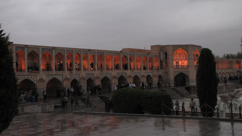 Esfahan_khajoo bridge by Ehsan Khanjani