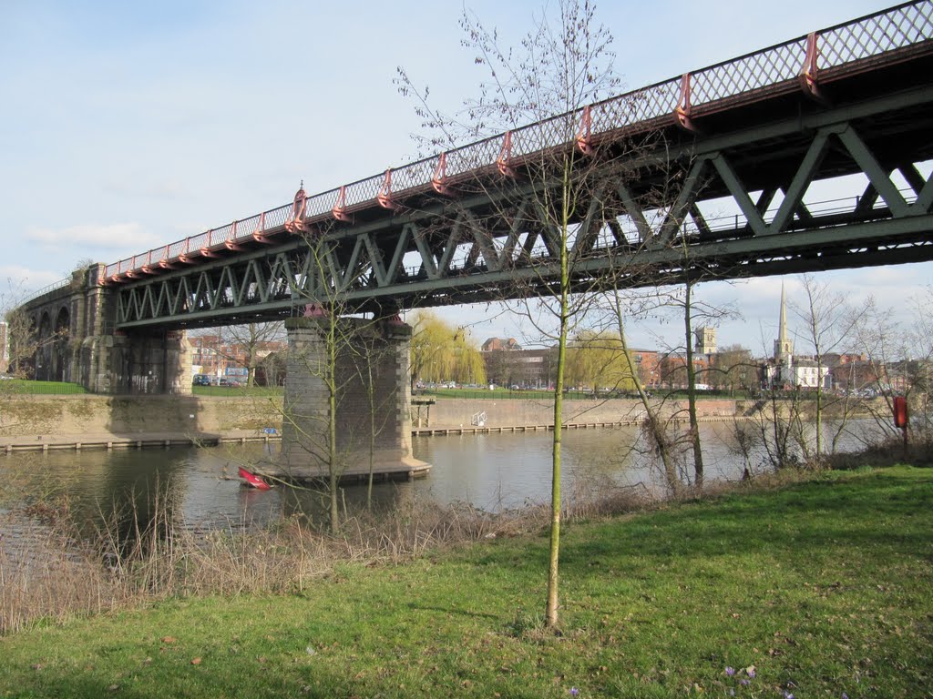 Worcester Railway Bridge by oldchippy