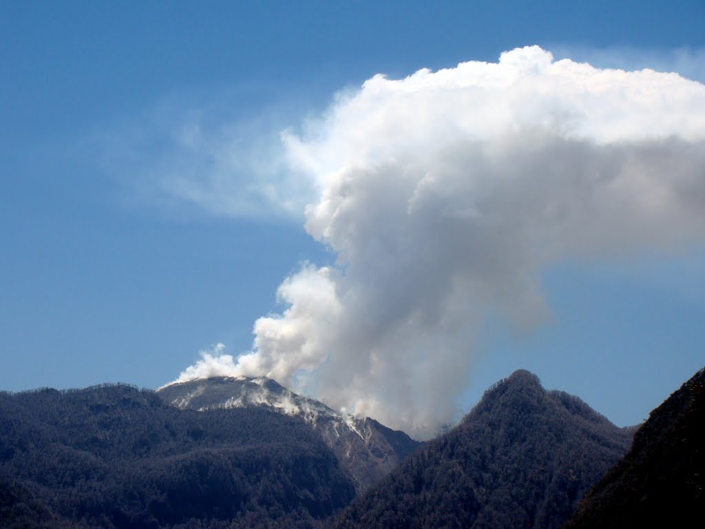 Volcán Chaitén 2 años después de la erupción by Manuel Bolo Bolaño