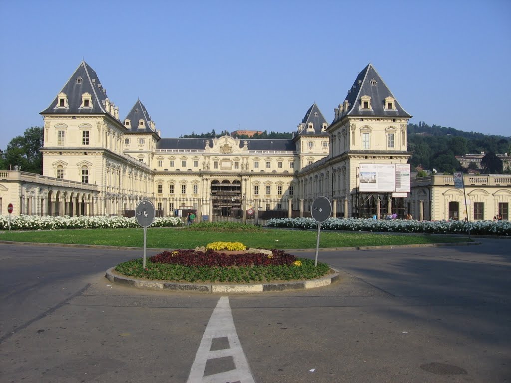 Castello del Valentino by Maicon Perin