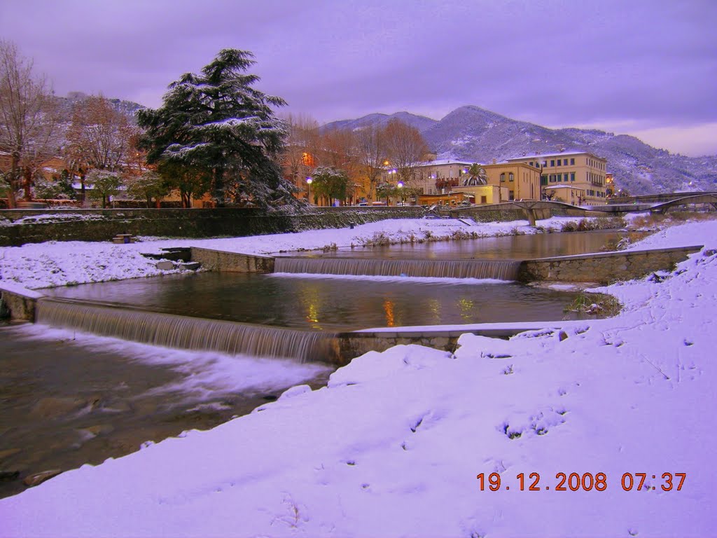 Pescia sotto la neve by PAOLO CORONA