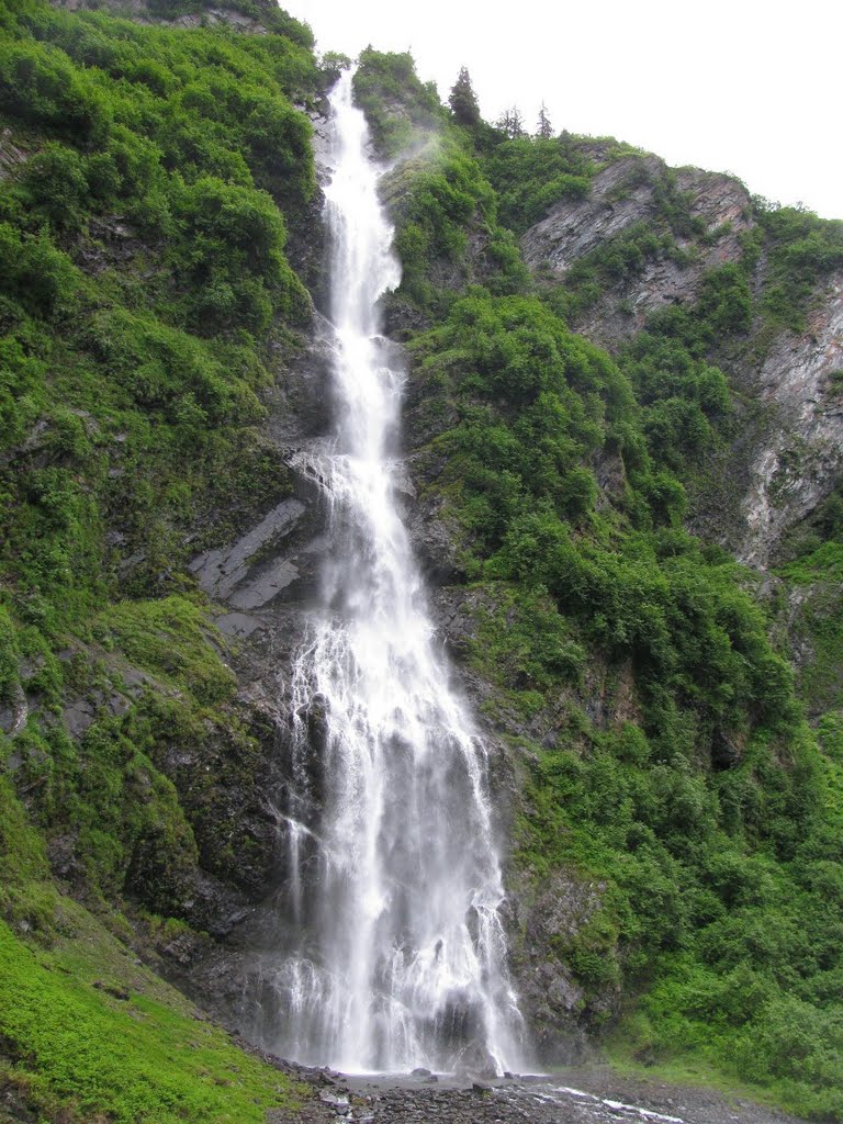 2010-07-05 - Bridal Veil falls on the Richardson Hwy, looking east. by deanstucker