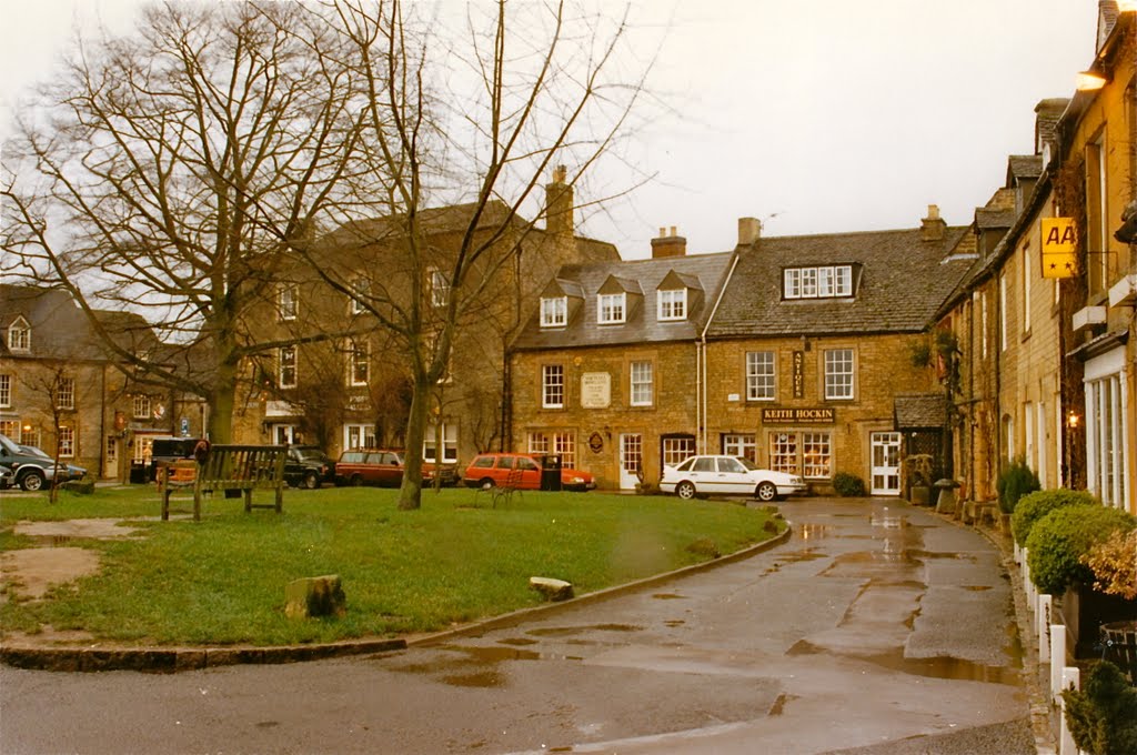 Stow-on-the-Wold Market Square by snucklepuff