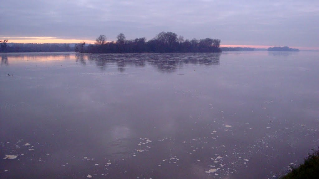 La Loire à La Bohalle en décembre by Eugene68