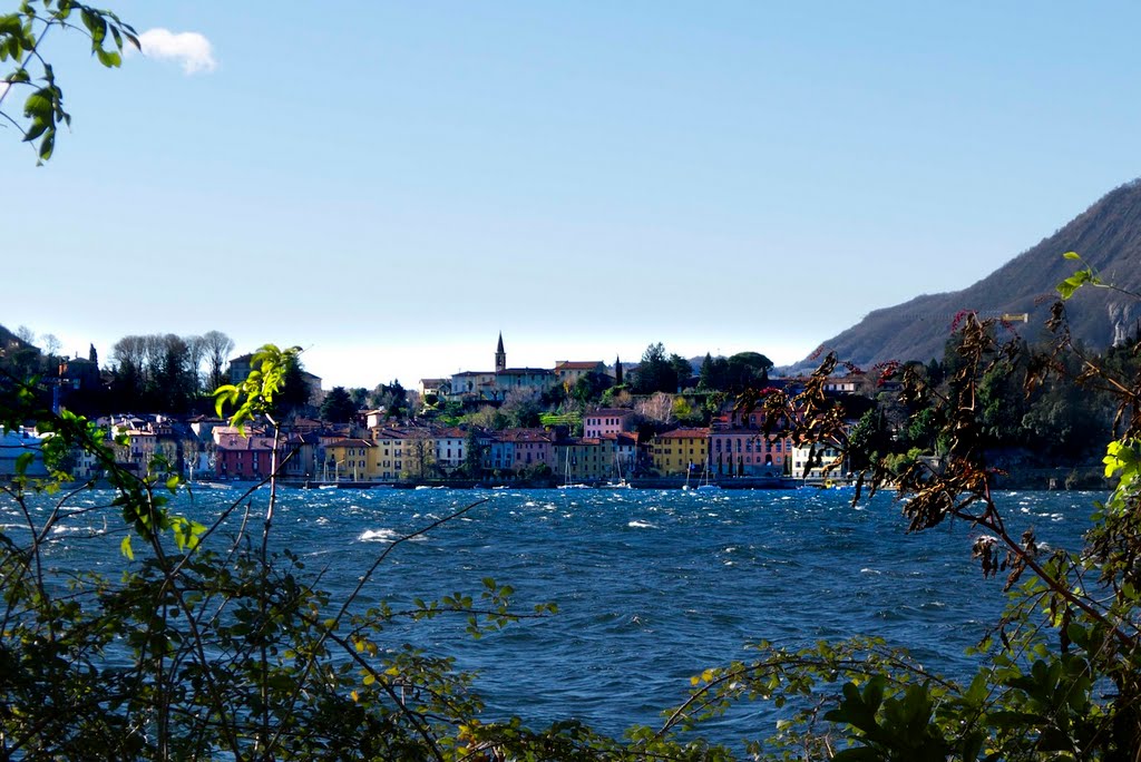 Colorato paese sul Lago di Lecco by Giovanni Sottile