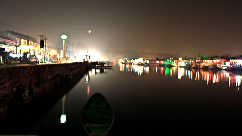 Dal Lake of Srinagar by msxa13