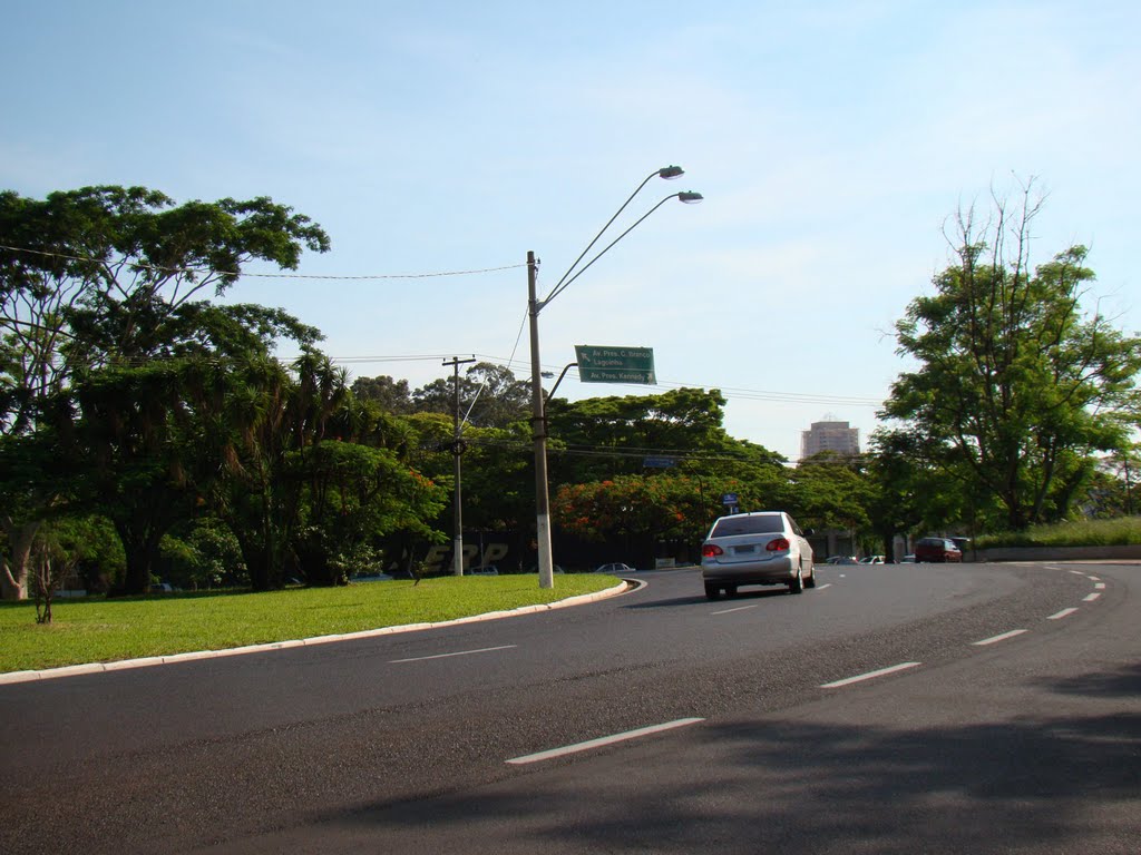 Rotatória de acesso a Av. Costabile Romano - UNAERP - Praça Assis Chateaubriand. by Alexandre Bonacini