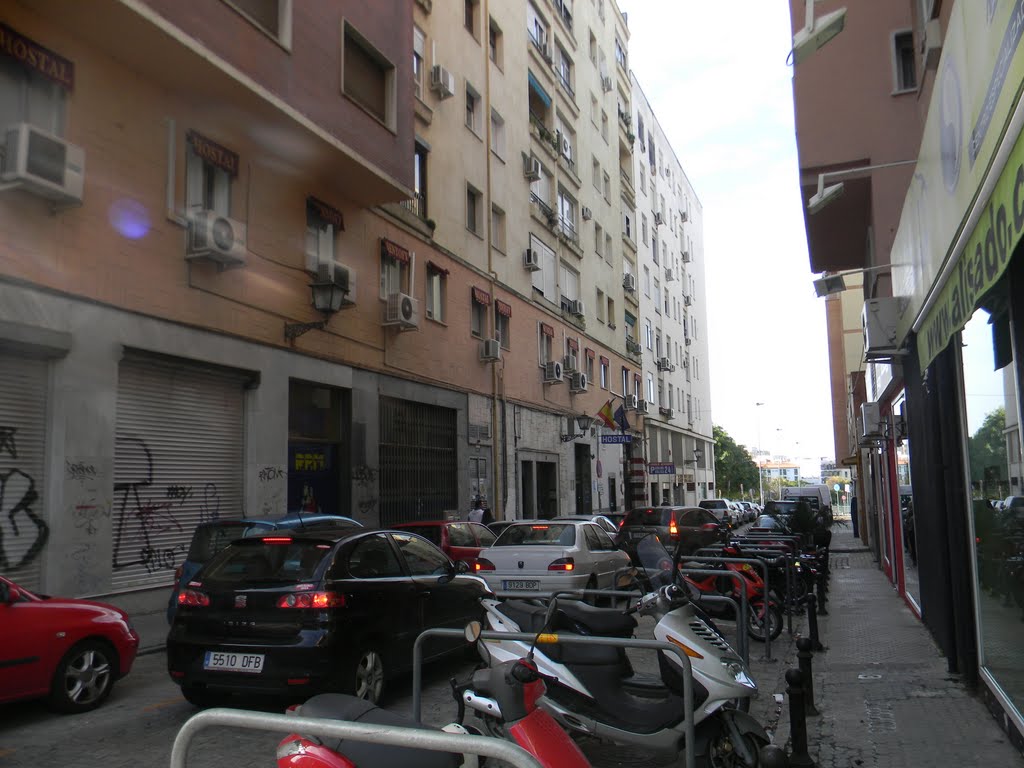 Calle Benidorm. by Juan Biedma Pavón