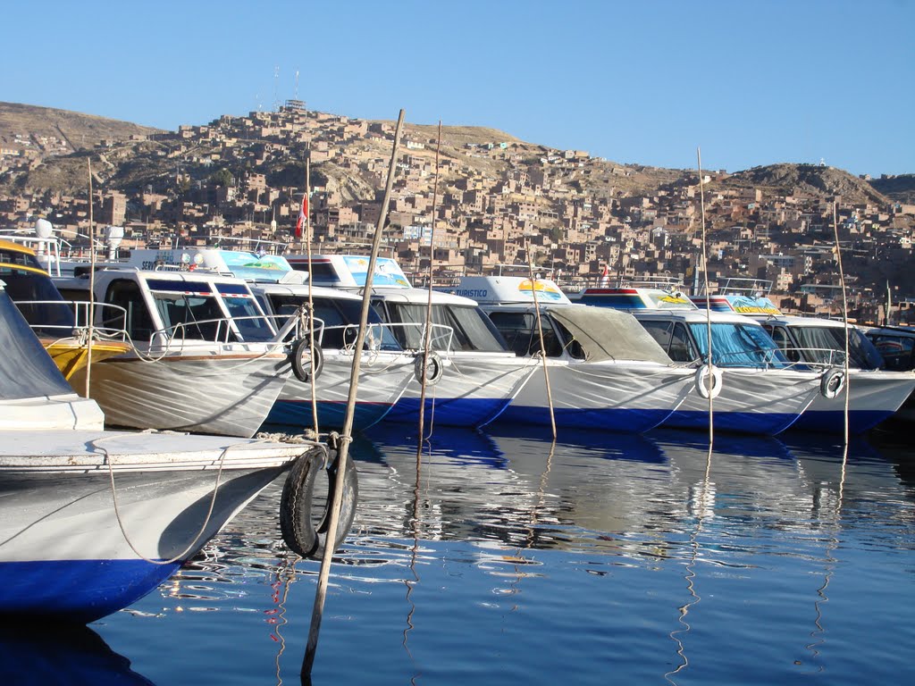 Puerto de Puno by Enkarnau