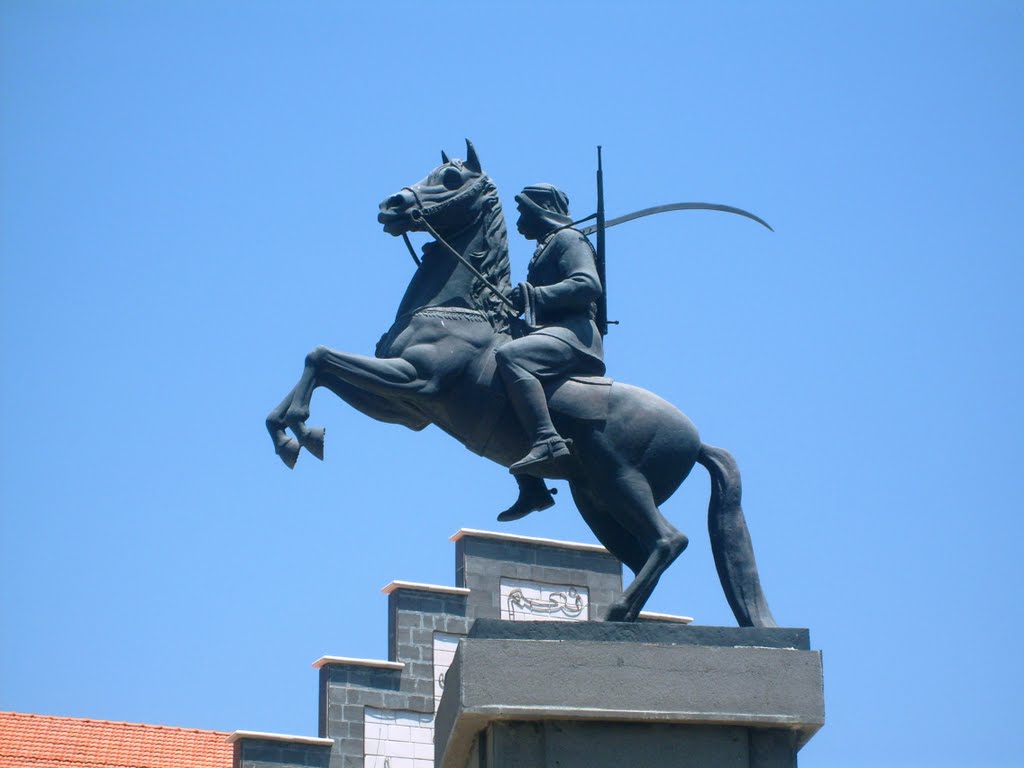 MONUMENTO AL HEROE NACIONAL DRUSO DE SIRIA by LUIS PALMA